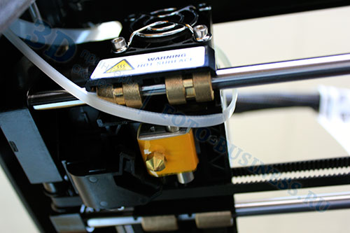 Фото 3D принтер MakerBot Replicator 2